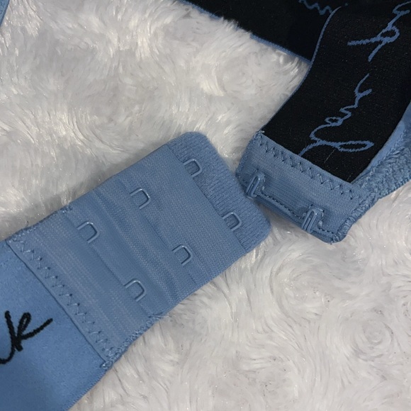 PINK Victoria’s Secret Wear Everywhere t-shirt bra - lightly lined - Picture 6 of 14